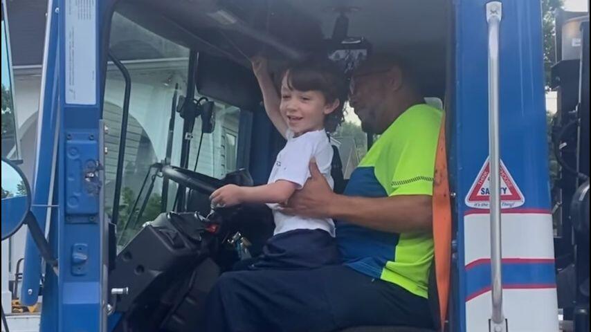 Little Boy & Garbage Man = BFF Goals