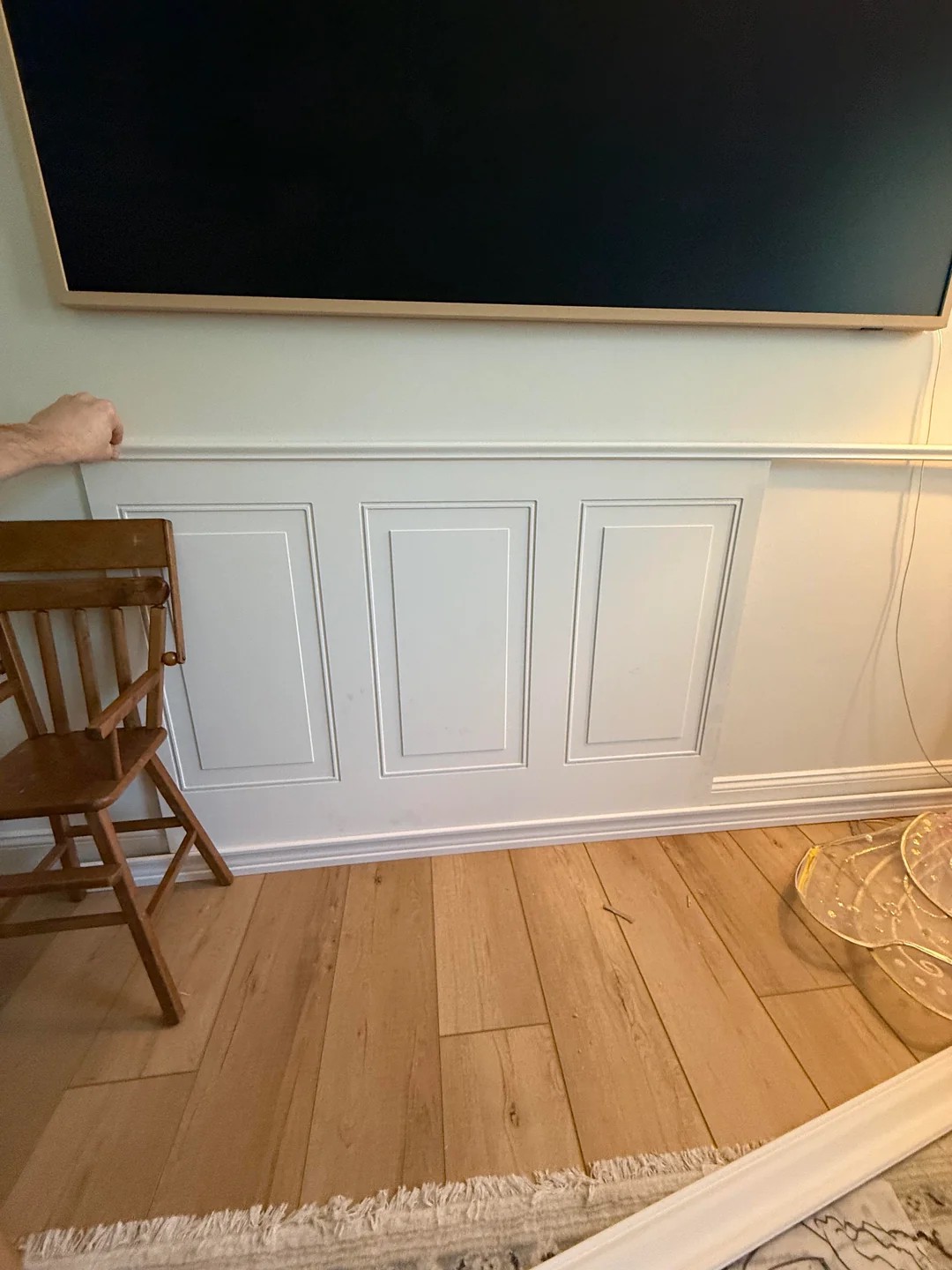 How to wrap this wainscot panel around a corner like this? 🤔