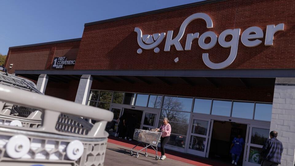 Why Your Favorite Grocery Store Closed
