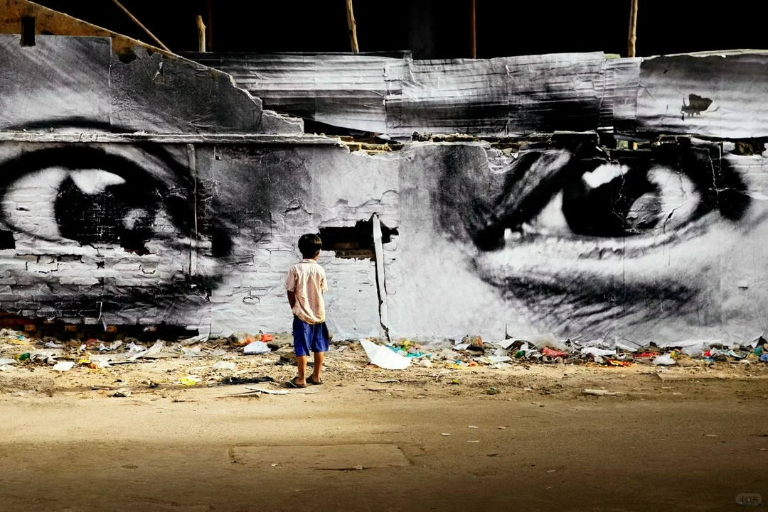 “The rooftops of slums have become the world's largest art gallery.”