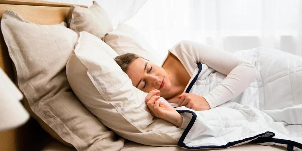 Menopause Hot Flashes? This Bed Gets It