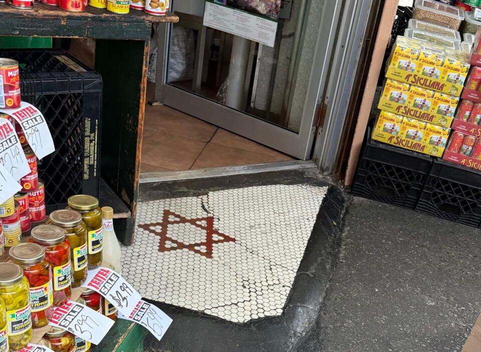 Jewish Deli Slings Pork for 110 Years?!