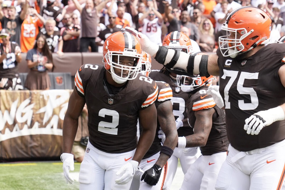 Trading away Amari Cooper might be the dumbest move of Jerry’s lifetime