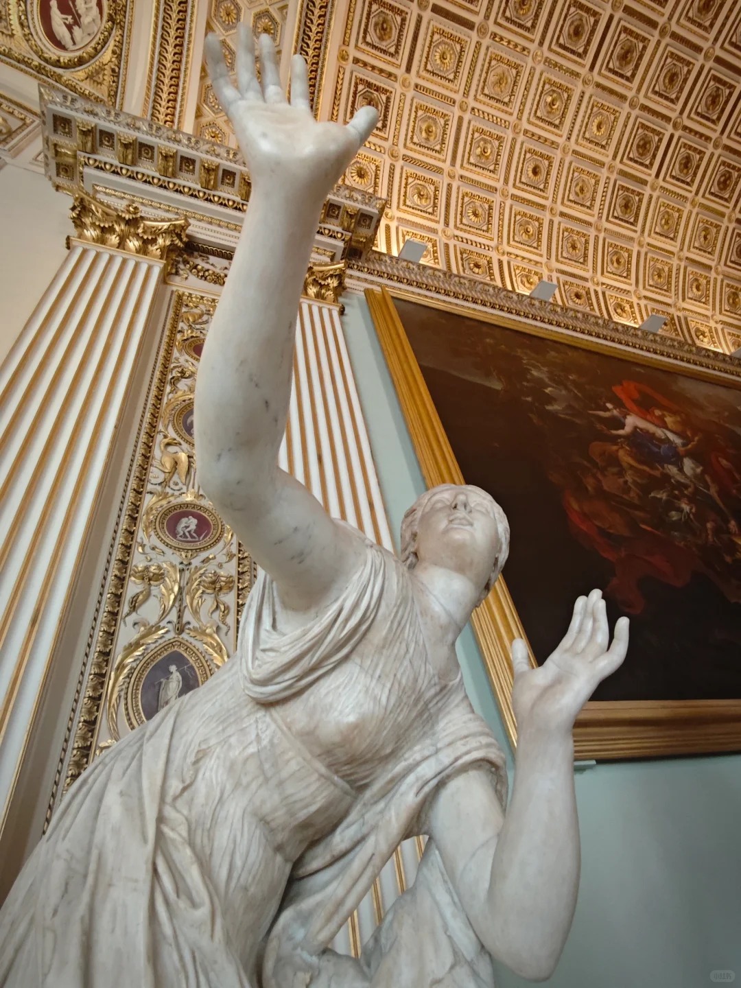 Change your perspective to capture the vitality of sculptures