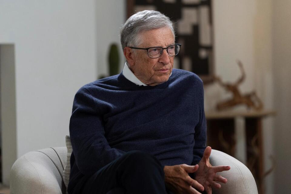 Bill Gates: Billionaire Who Gives It Away