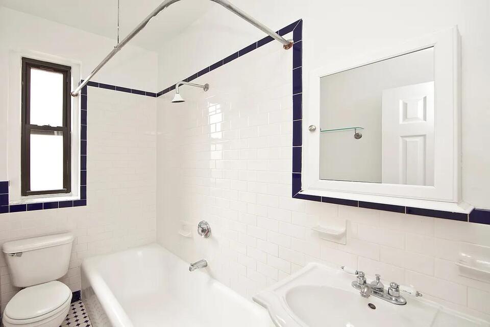 Bay Ridge rent-stabilized gem for $3,100