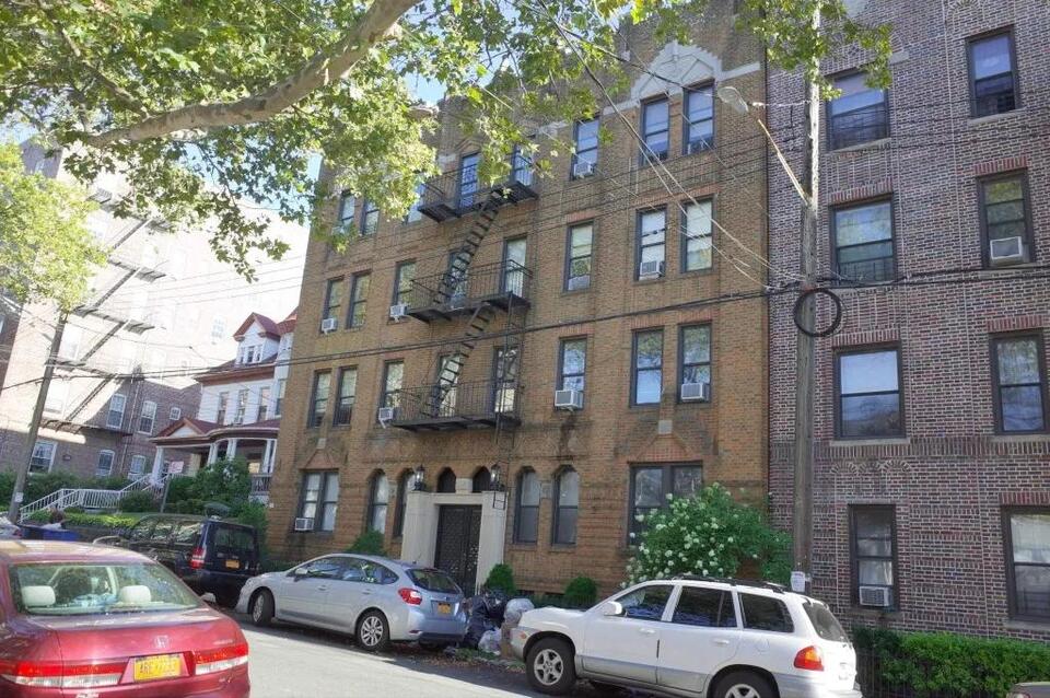 Bay Ridge rent-stabilized gem for $3,100