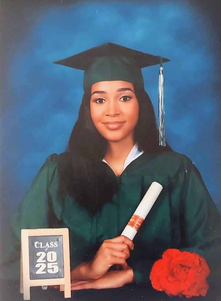 L.A. students win scholarships for college dreams