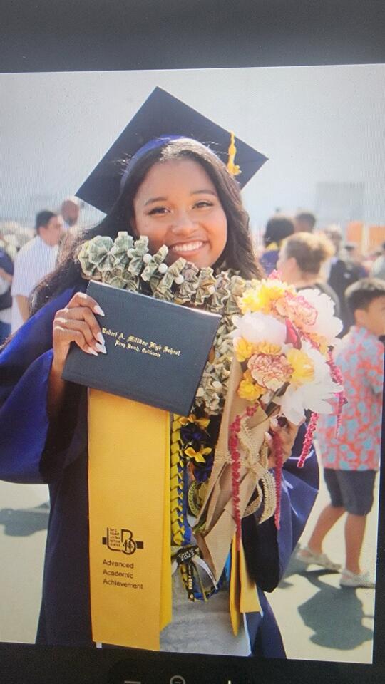 L.A. students win scholarships for college dreams