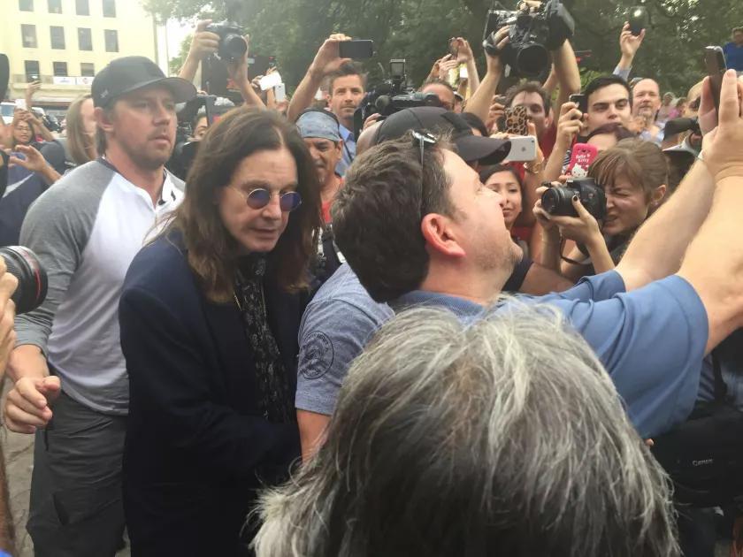 Ozzy’s Alamo Scandal: Icon or Outlaw? 🤘