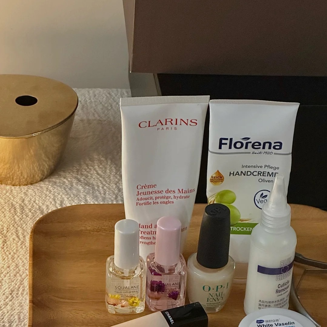 3 steps woman need to follow about nail care. 
