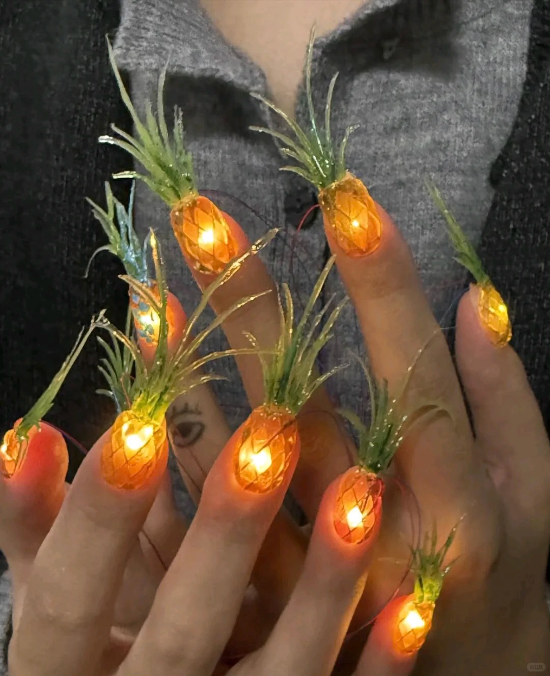 Who wants a killer pineapple mani?