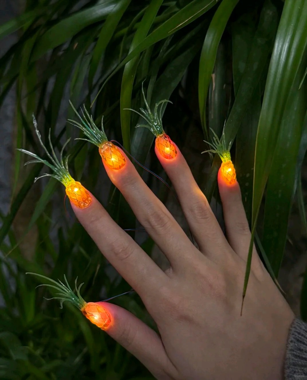 Who wants a killer pineapple mani?