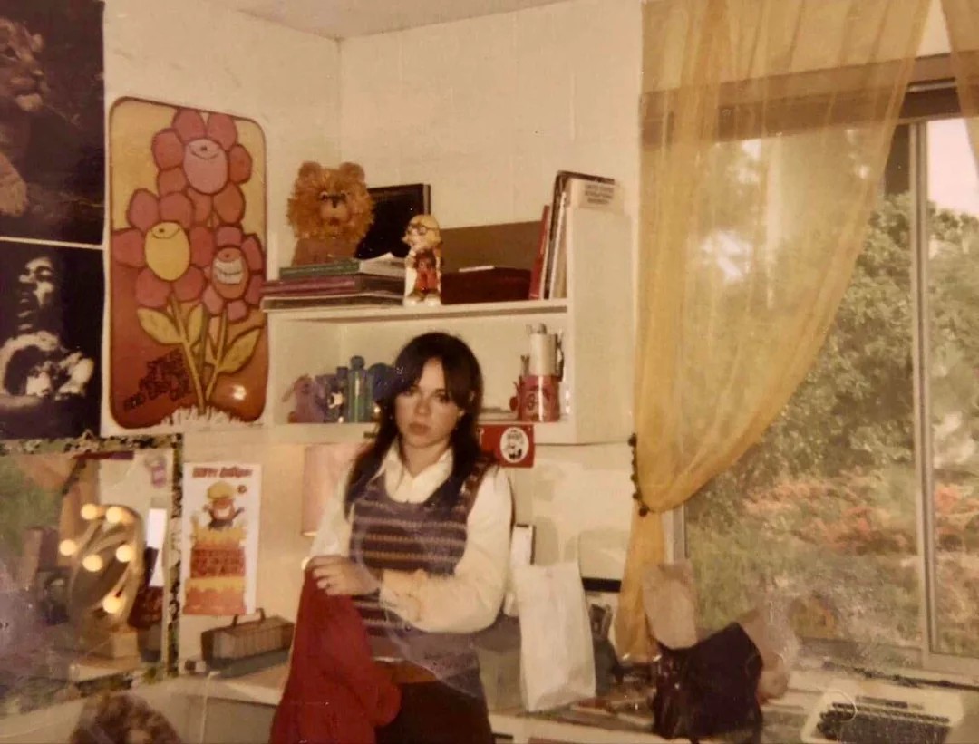 1971, a girl's college dorm room