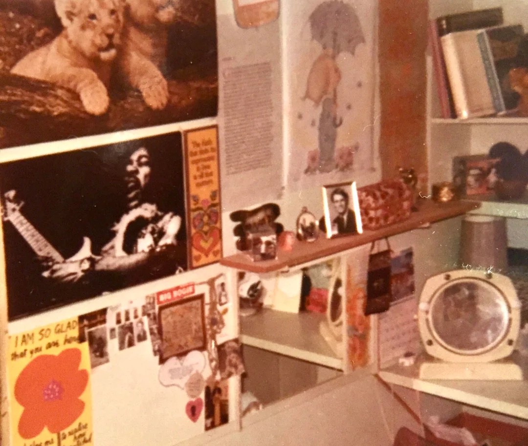 1971, a girl's college dorm room