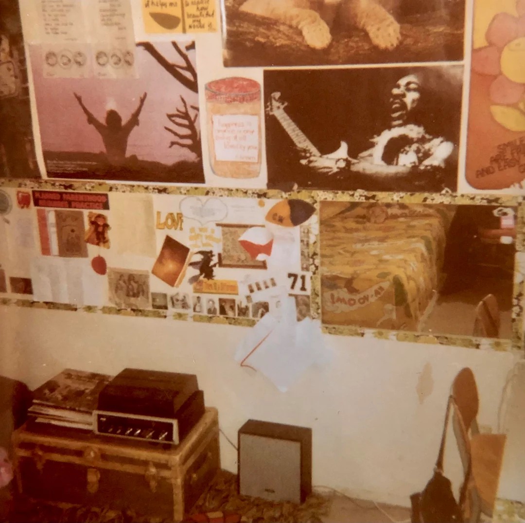 1971, a girl's college dorm room