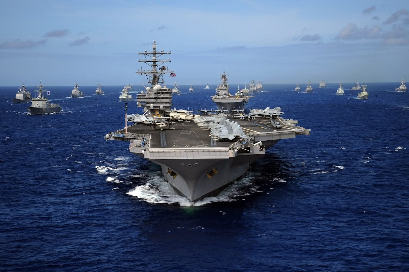 U.S. Navy’s Shift Toward Distributed Maritime Operations: The Future of Naval Warfare 🇺🇸⚓️