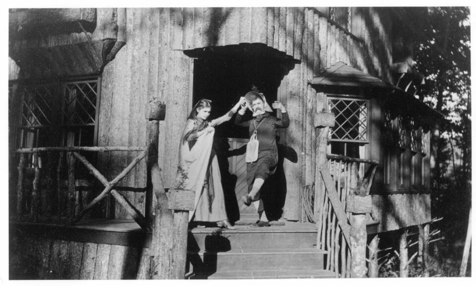 Mark Twain & Tesla: Secret BFFs? 🤔