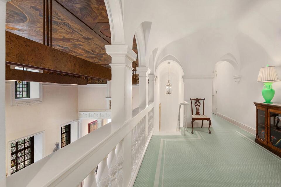 Inside Hearst’s iconic NYC co-op price drop
