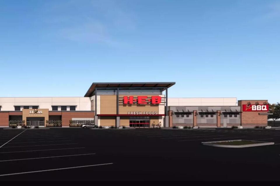 New H-E-B brings BBQ & more to UTSA area