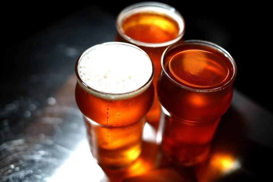 Lexington’s Charter Oak Road gets a new bar