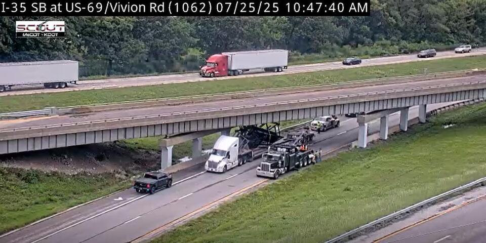 I-35 jam: Overpass crash causes major delays