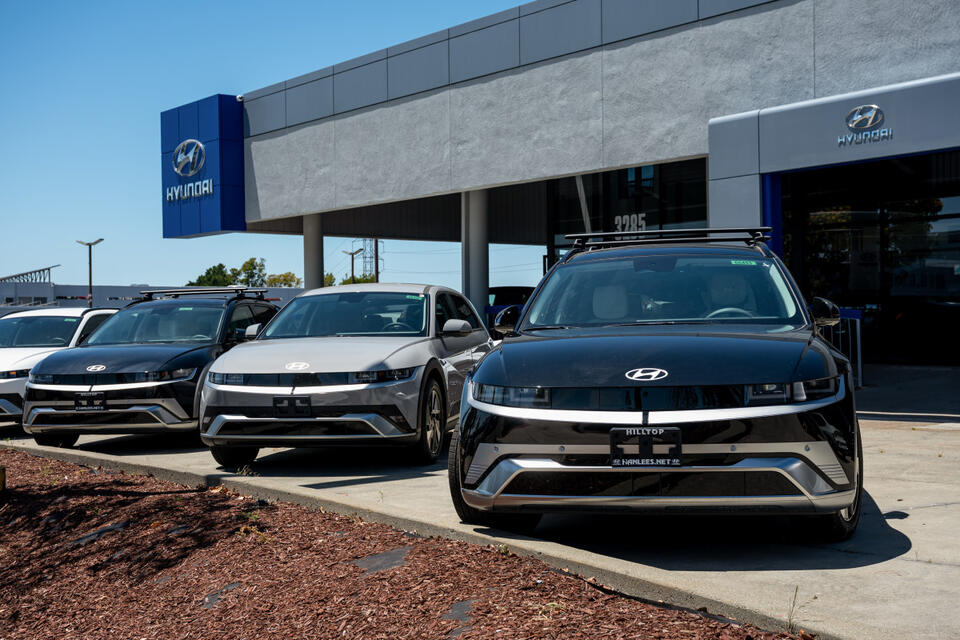 What Car Buyers Are Skipping to Save $$