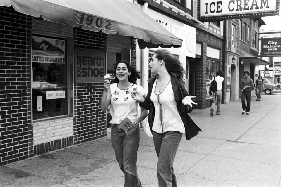 Did MJ’s 1977 Look Change Pop Forever? 🎤