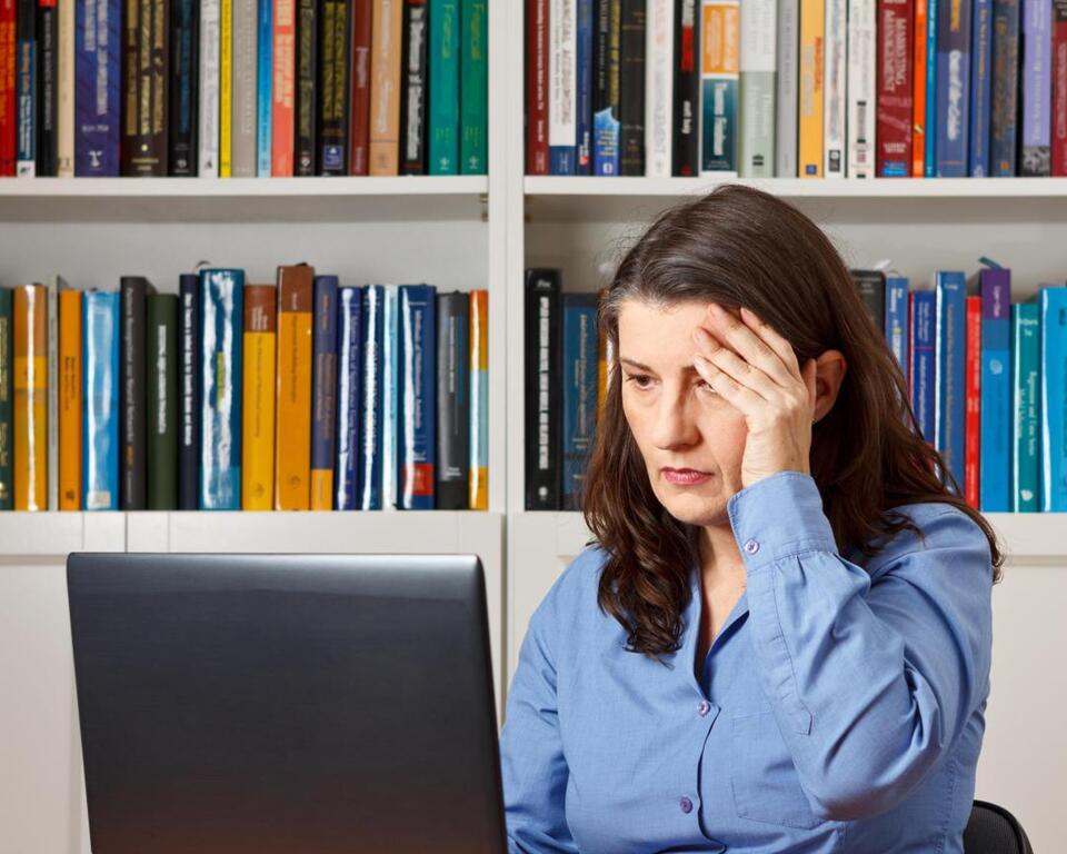 Hot Flushes in Perimenopause? You’re Not Alone