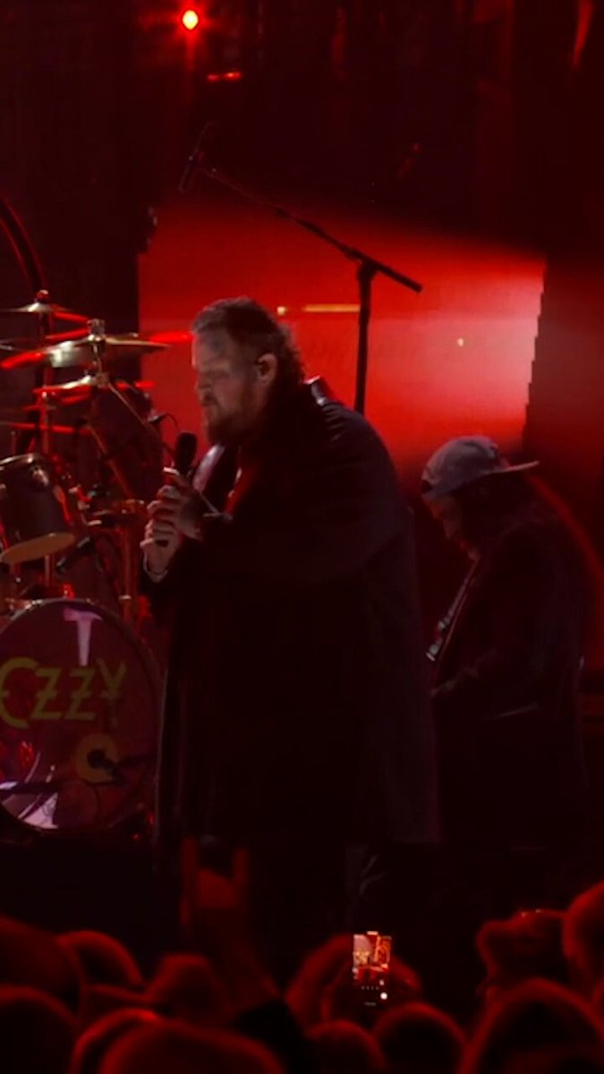 Jelly Roll’s Tribute Sparks Fandom Tears 😢