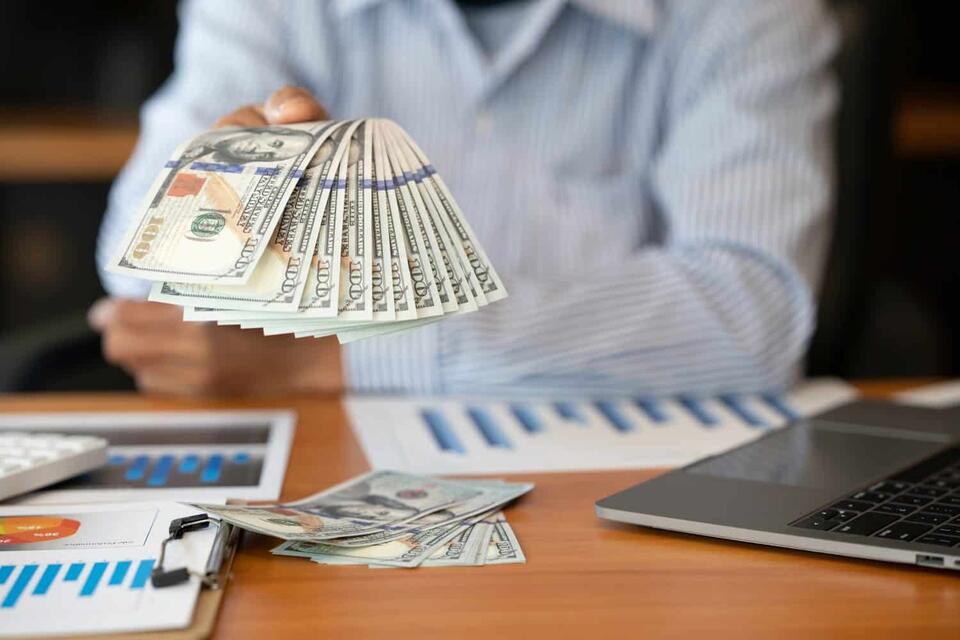 How I Make My Money Work While I Sleep