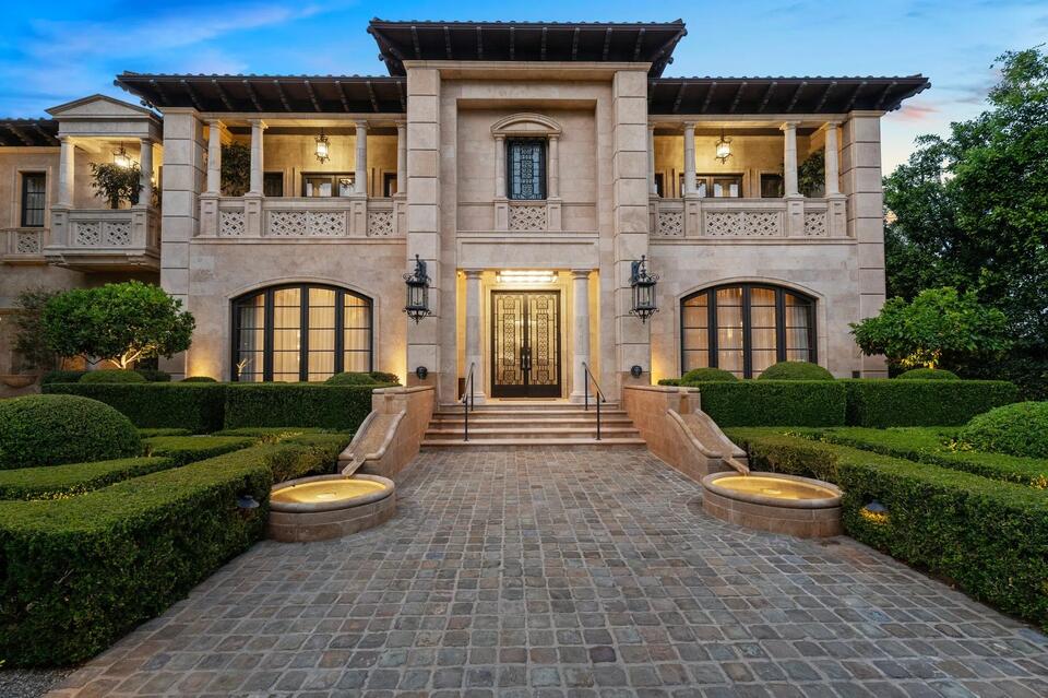 Inside Beverly Hills’ $40M celebrity villa