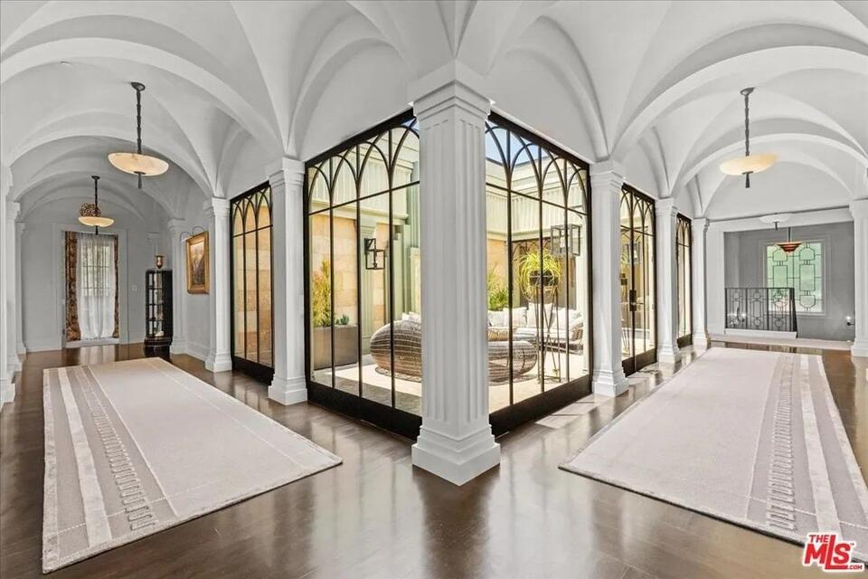 Inside Beverly Hills’ $40M celebrity villa