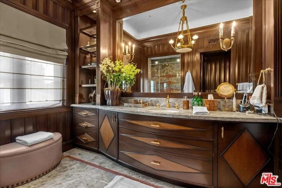 Inside Beverly Hills’ $40M celebrity villa