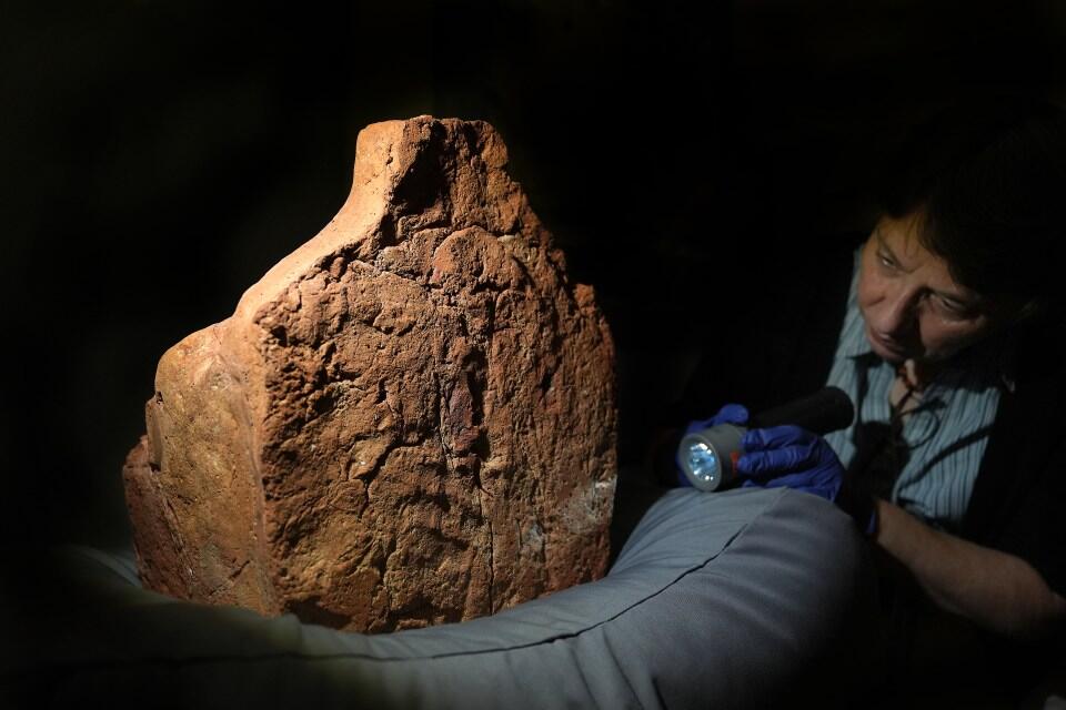 Ancient Handprint Drama! 🖐️