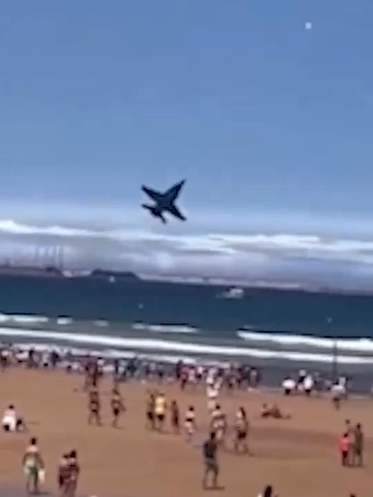 Jet Show Turns Beach Day Into Thriller