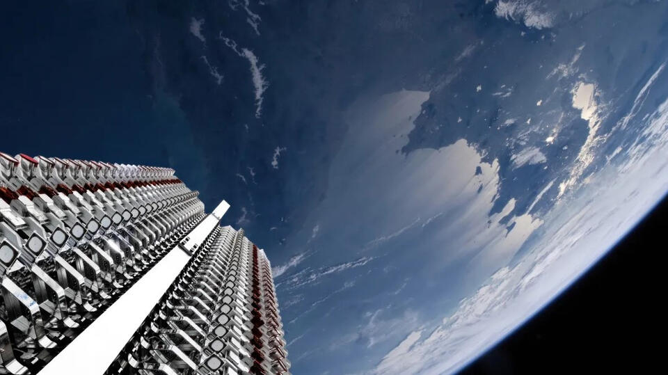 Starlink Satellites Are Photo-Bombing Space Pics