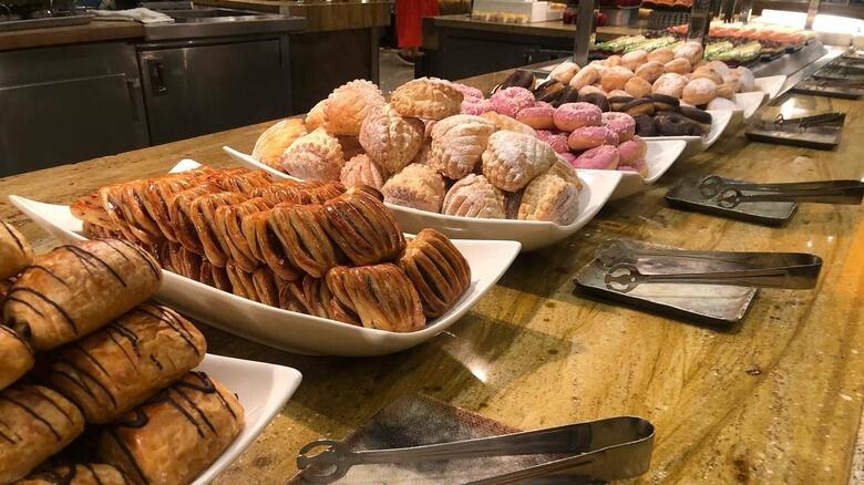 Vegas breakfast buffets worth waking up for