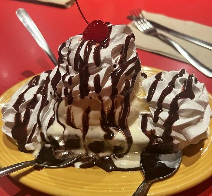 Why Swingers Diner feels like LA’s living room