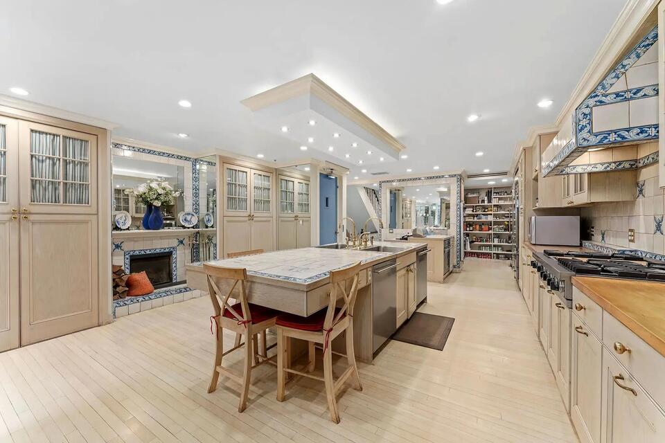 Inside Itzhak Perlman’s stunning UWS sale