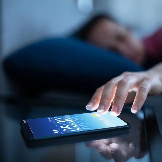 6 Sleep Habits That Secretly Mess With Your Brain