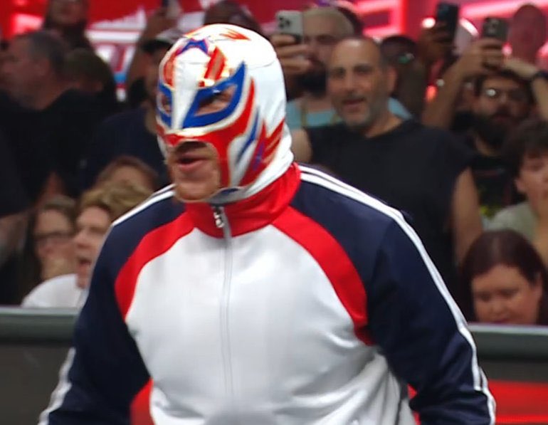 Who’s Under the Mask? El Grande Americano Chaos!