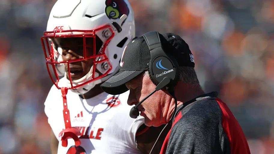 Razorbacks’ new edge: Petrino’s tough love & Green’s grit