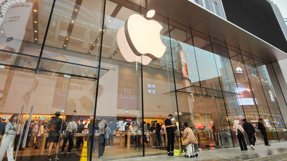 Apple’s Store Shuffle: What’s Up?