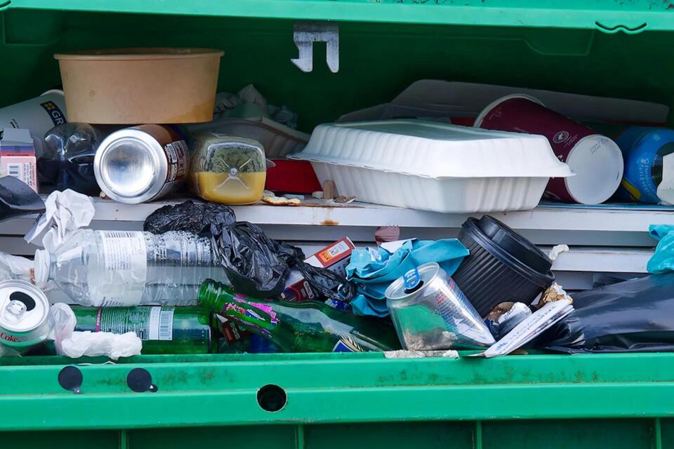 WA Just Banned These Everyday Plastics!