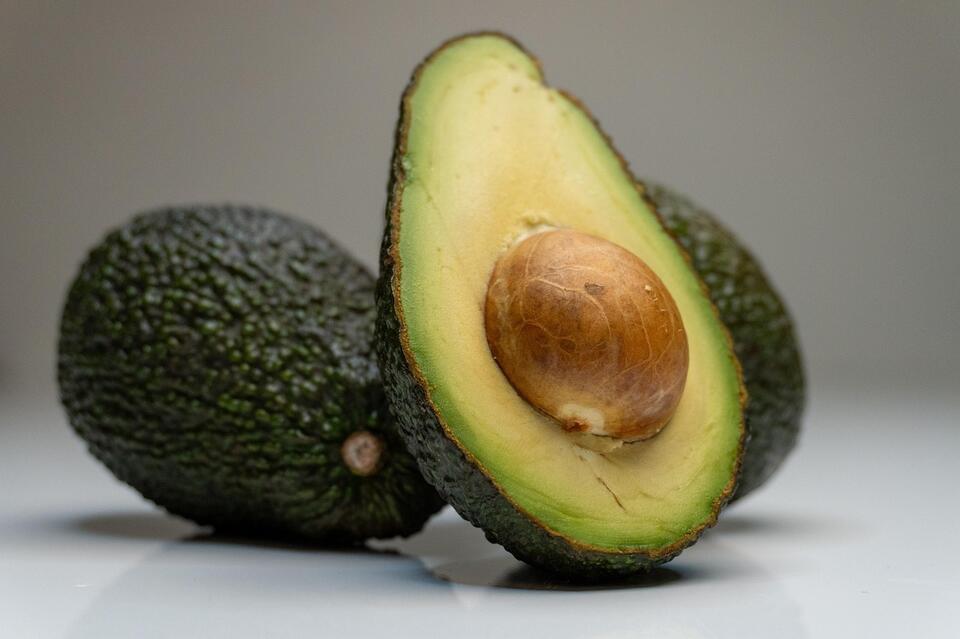 7 Foods That Crush Cravings Fast