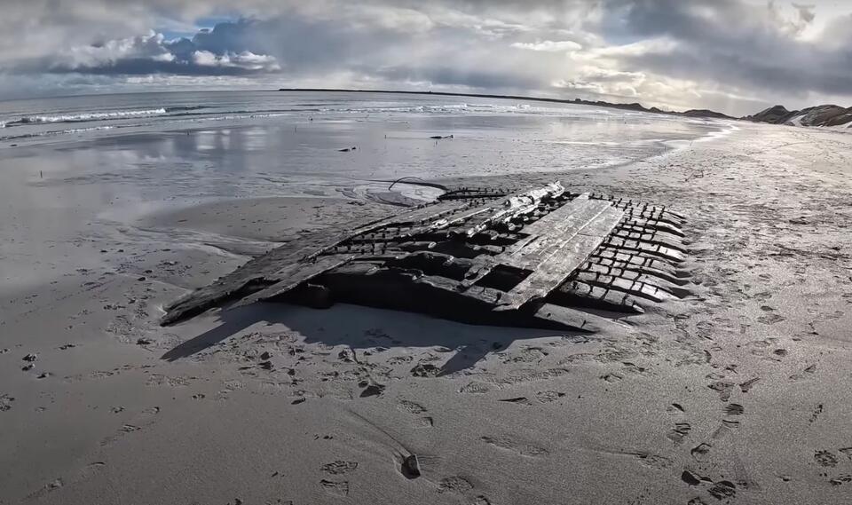 Kid Finds 250-Year-Old Shipwreck!
