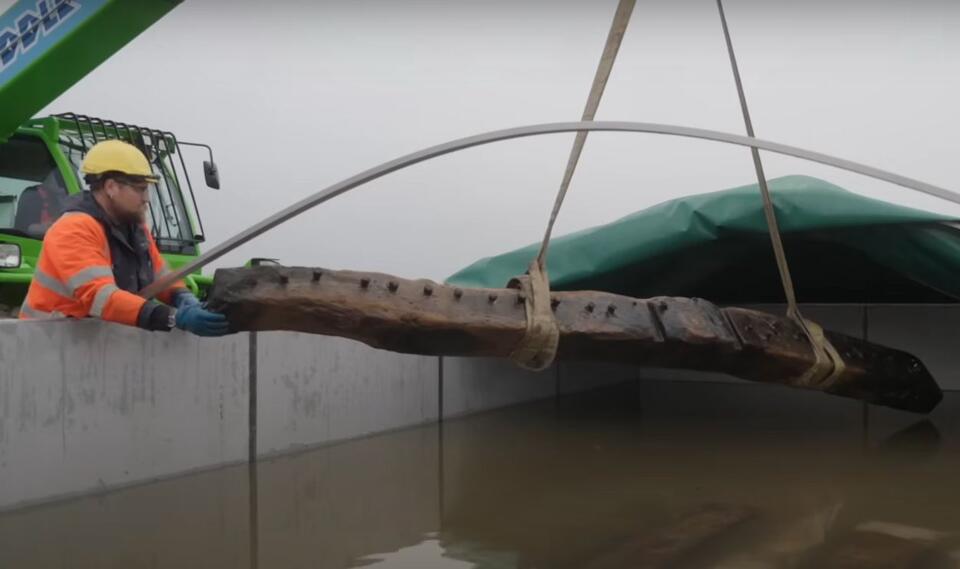 Kid Finds 250-Year-Old Shipwreck!
