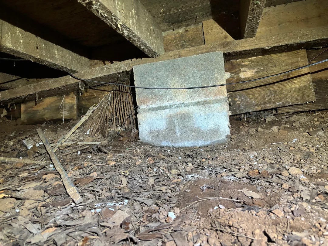 My house is starting to lean 😱😱 what’s the best way to fix this?