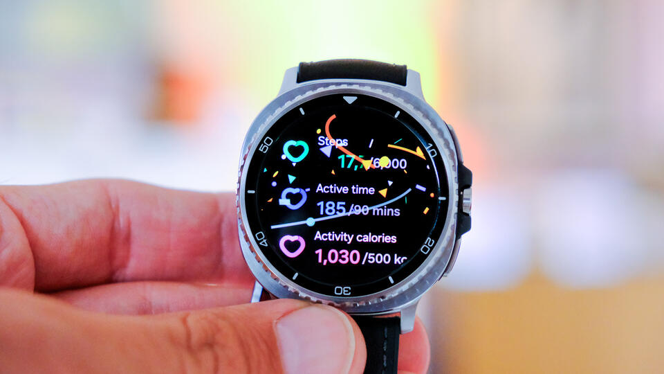 Is Samsung’s Rotating Bezel a Game Changer?